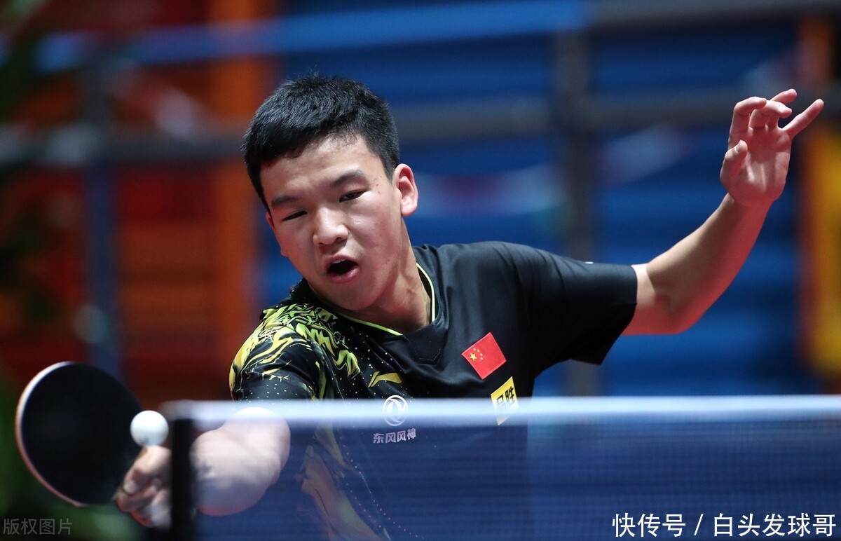 着无数球迷 着无数球迷