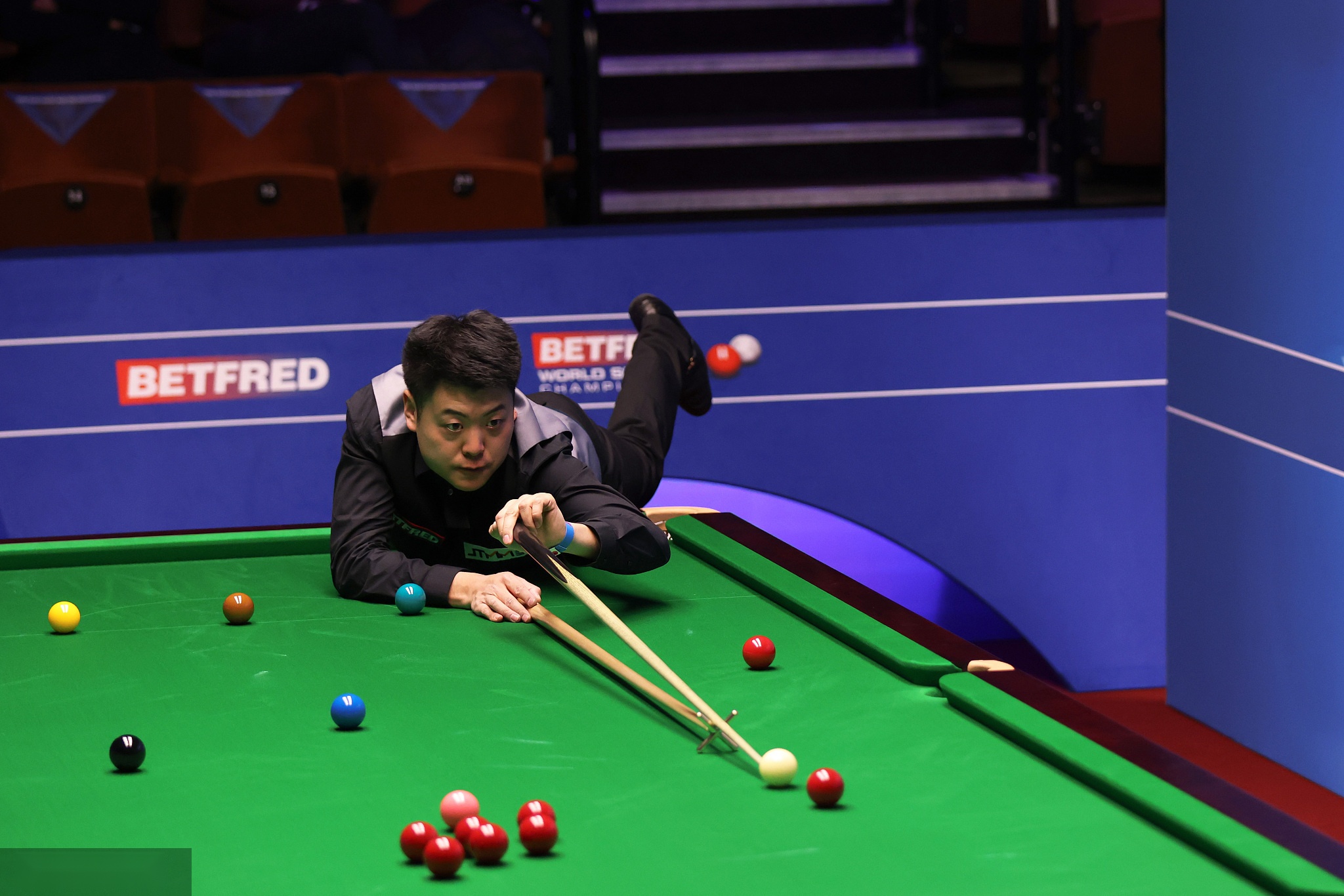 从个人到团 从个人到团