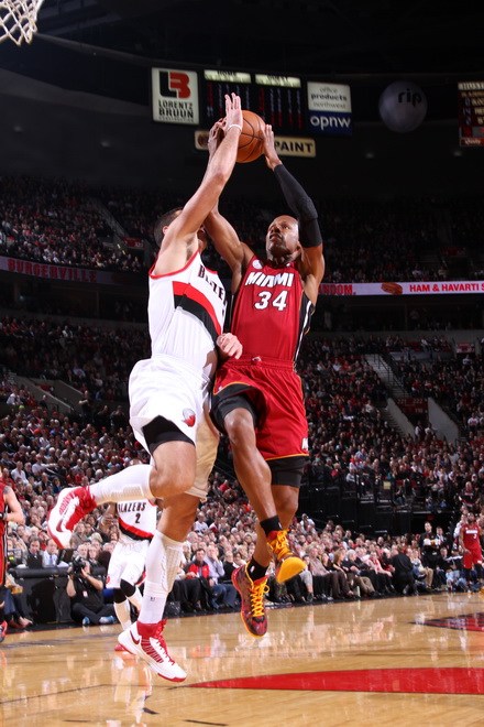 缺乏足够的 缺乏足够的